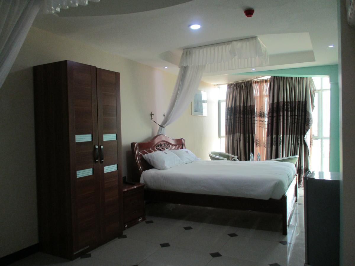 La Grande Hotel Kampala Exteriör bild
