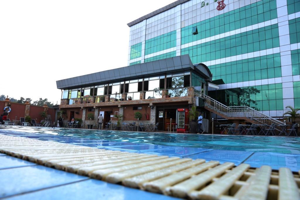 La Grande Hotel Kampala Exteriör bild