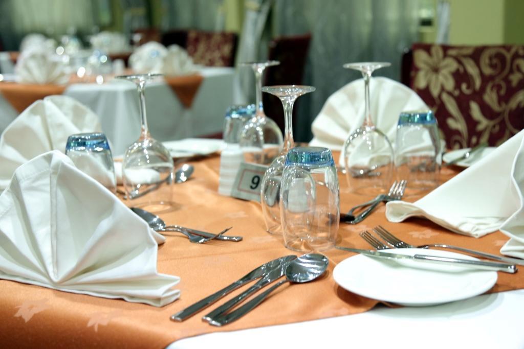 La Grande Hotel Kampala Exteriör bild