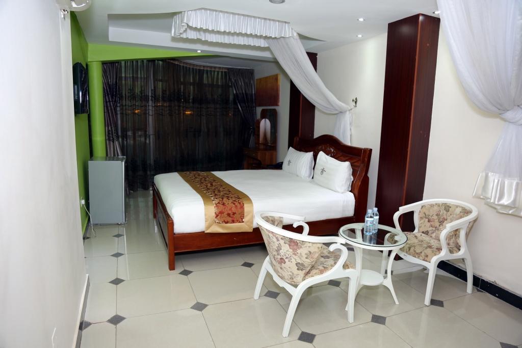 La Grande Hotel Kampala Exteriör bild