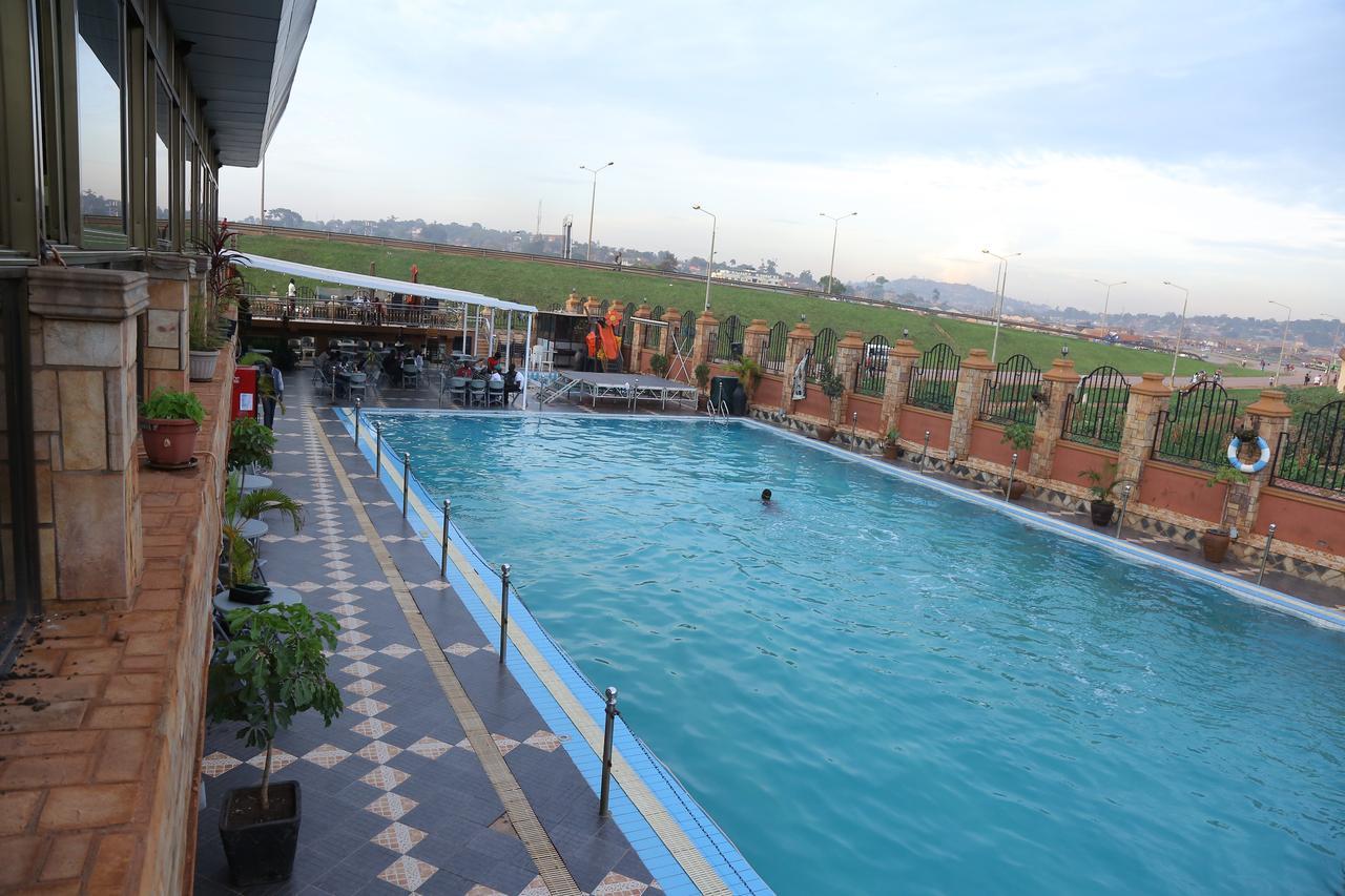 La Grande Hotel Kampala Exteriör bild